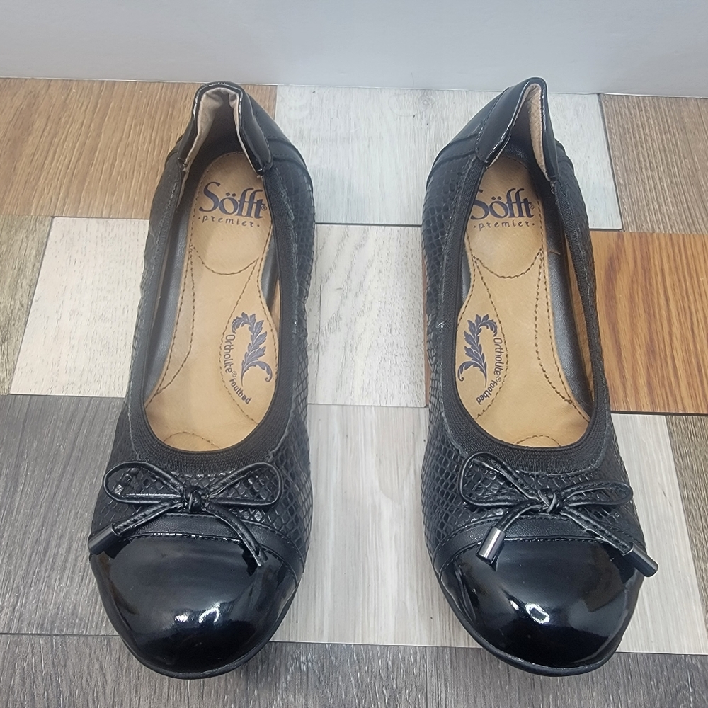 Women's Sofft 6M Slip On Black Shoes